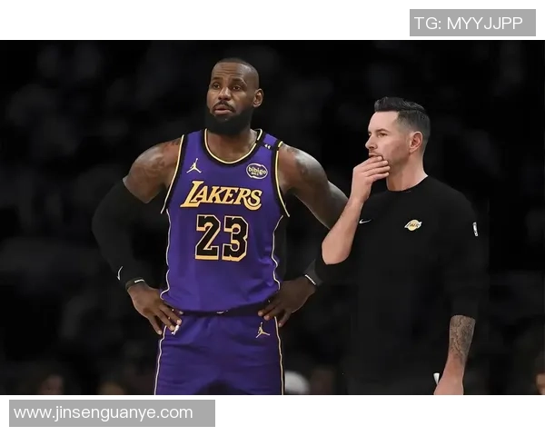 1月19日湖人与勇士的精彩对决直播全程回顾与分析