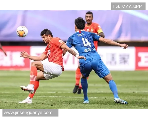 第12轮河南建业迎战广州恒大双方争夺关键积分激战正酣