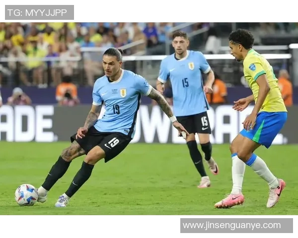 巴西与乌拉圭足球对决回顾及分析十一月份的精彩时刻